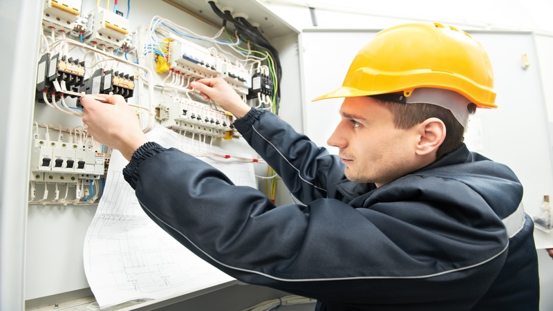 Know When You Need To Hire An Electrician For Your Spokane Home