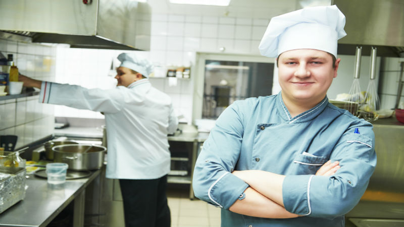 5 Things to Consider When You Buy a Chef Uniform