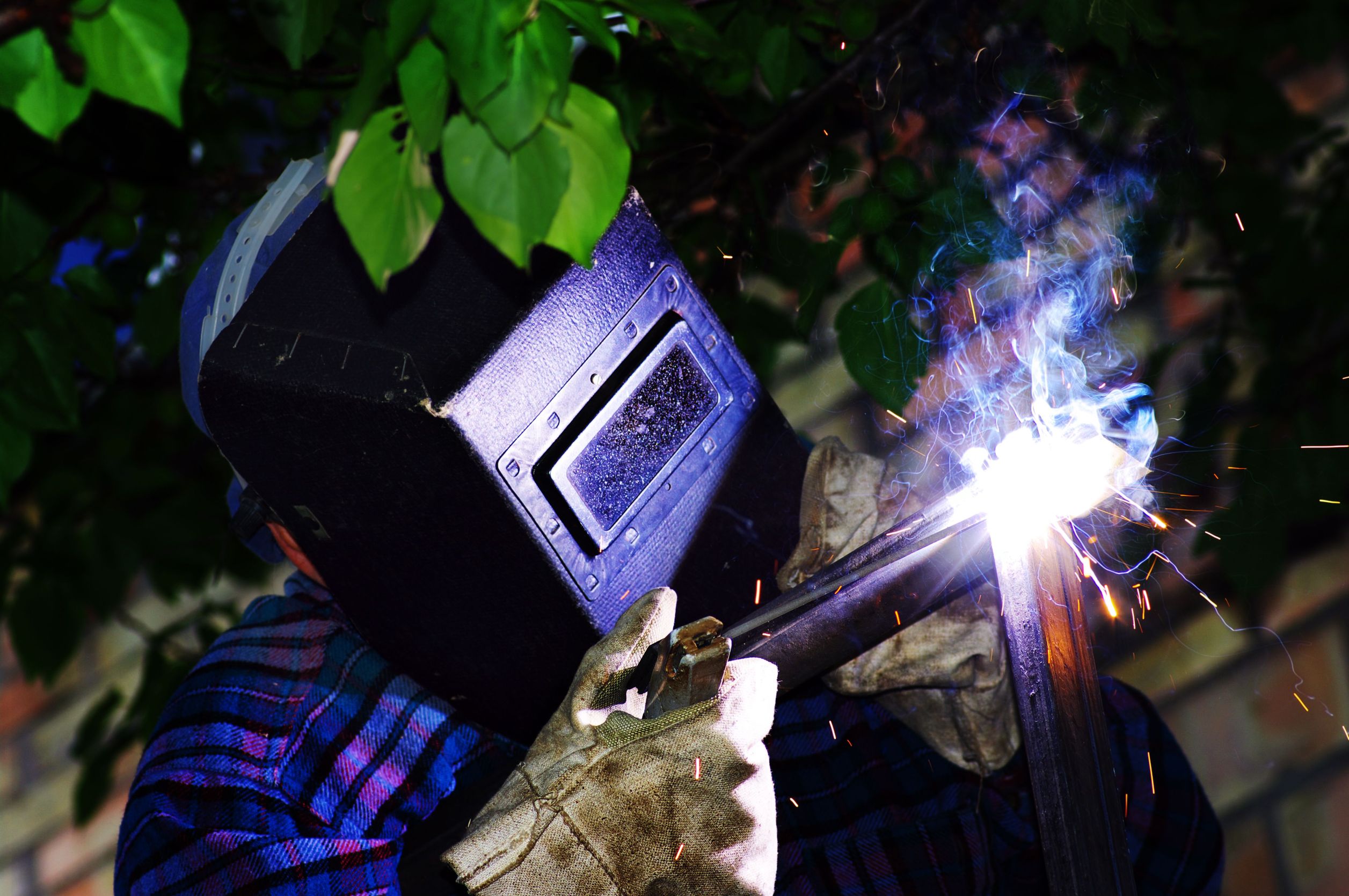 The Intricacies of Microscopic TIG Welding